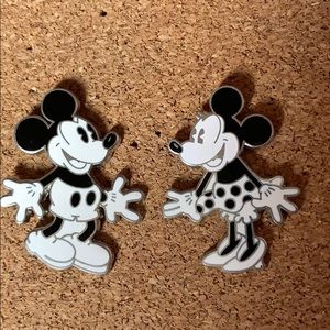 Disney pins